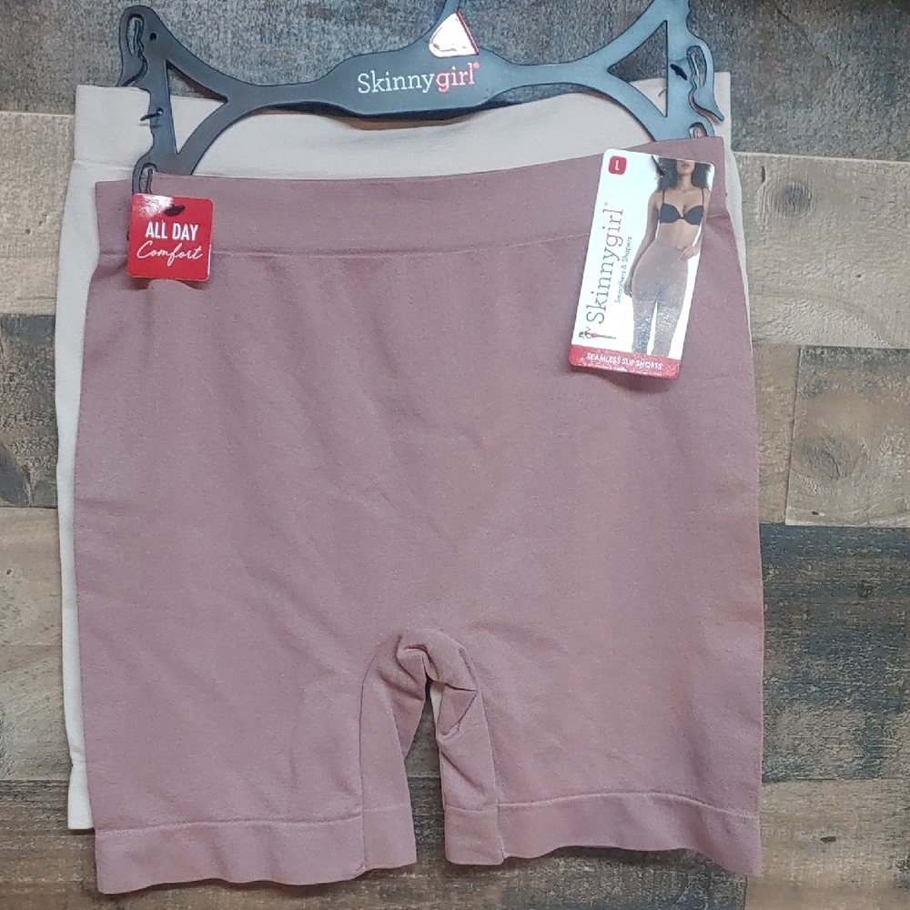 Skinnygirl Seamless Shorts - Mauve and Beige